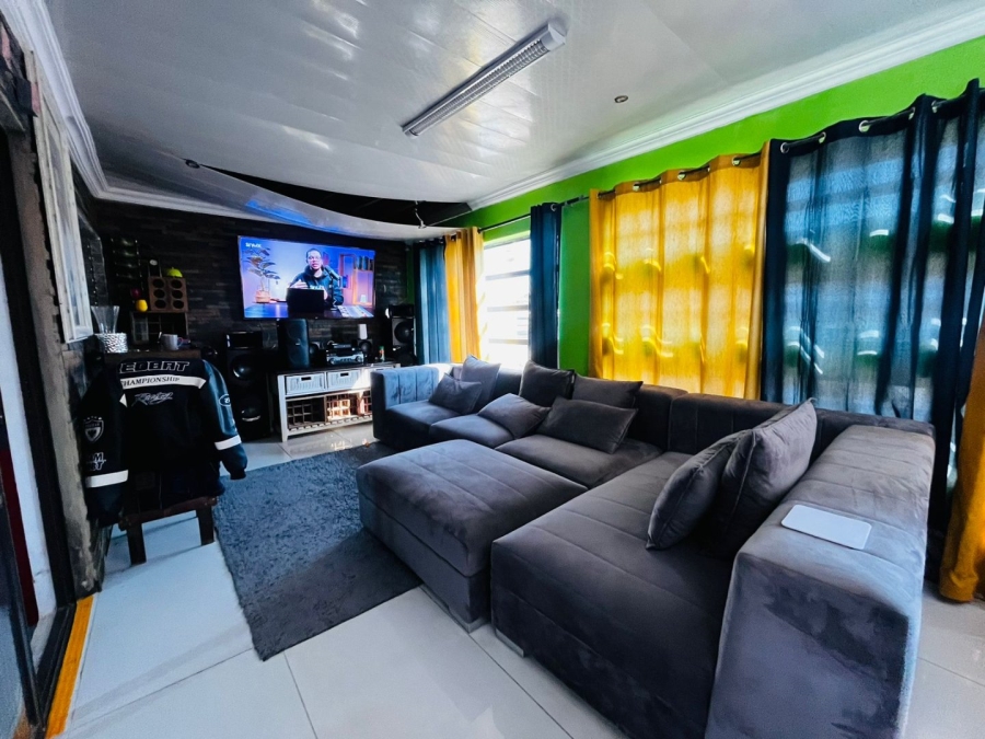 3 Bedroom Property for Sale in Bloemside 2 Free State